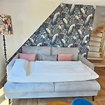 Ecocube 2 - Sonnenbalkon, Badewanne, Waschmaschine בית הארחה