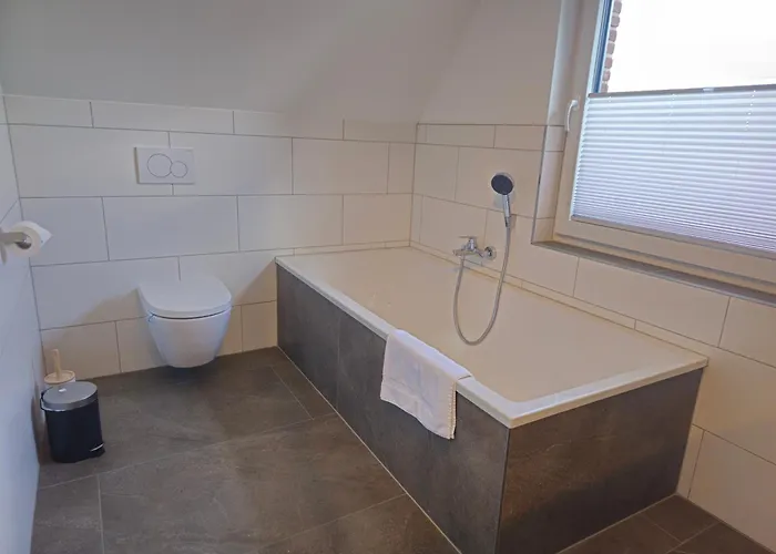 Ecocube 2 - Sonnenbalkon, Badewanne, Waschmaschine 3* הארן
